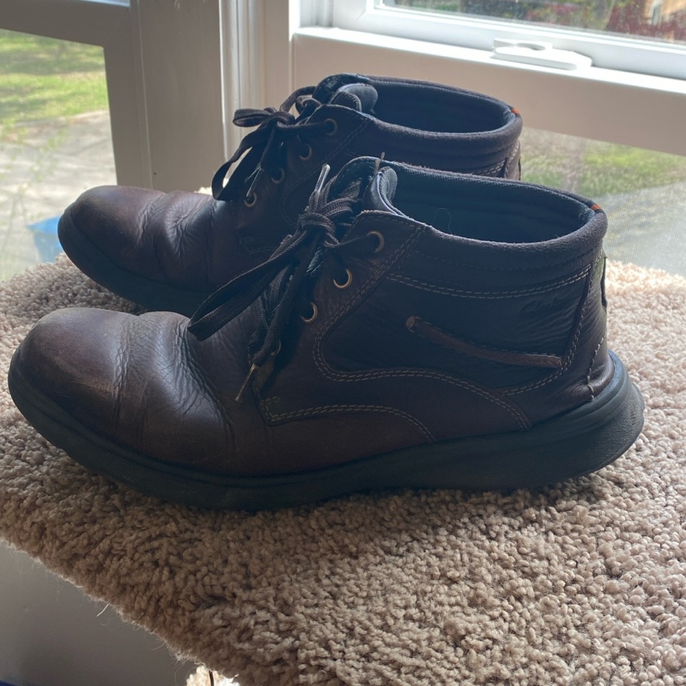 Men’s Clarke Chukka leather size 10.5